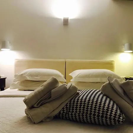 Afroditi Arhontiko * لِتوخورو