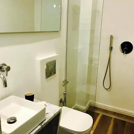 Afroditi Arhontiko * لِتوخورو