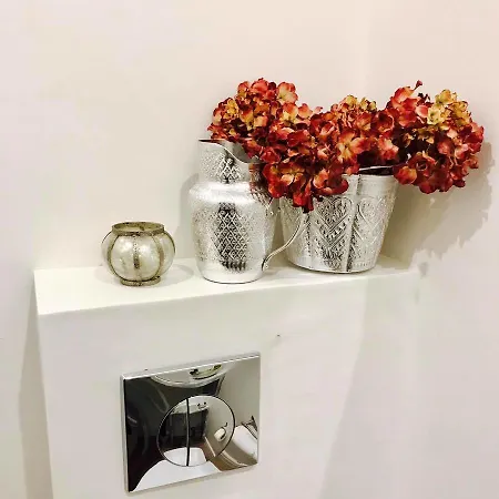 Afroditi Arhontiko لِتوخورو